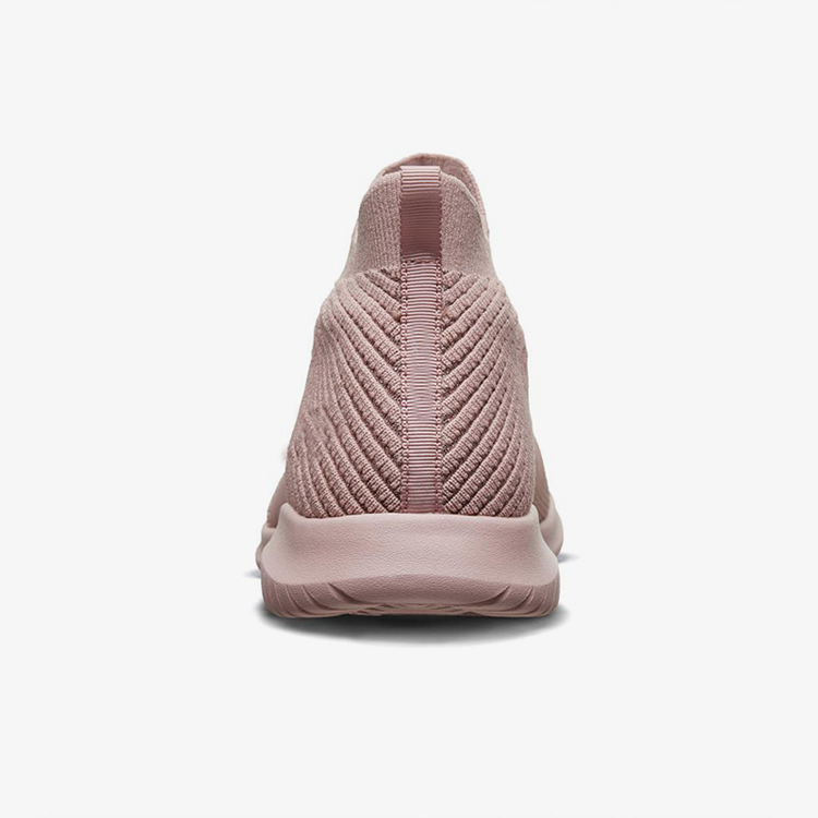 Ukuthengisa Okushisayo Okushibhile Okungasindi Okuphefumulayo Okunitha Ama-sneakers Casual Shoes For Men Women